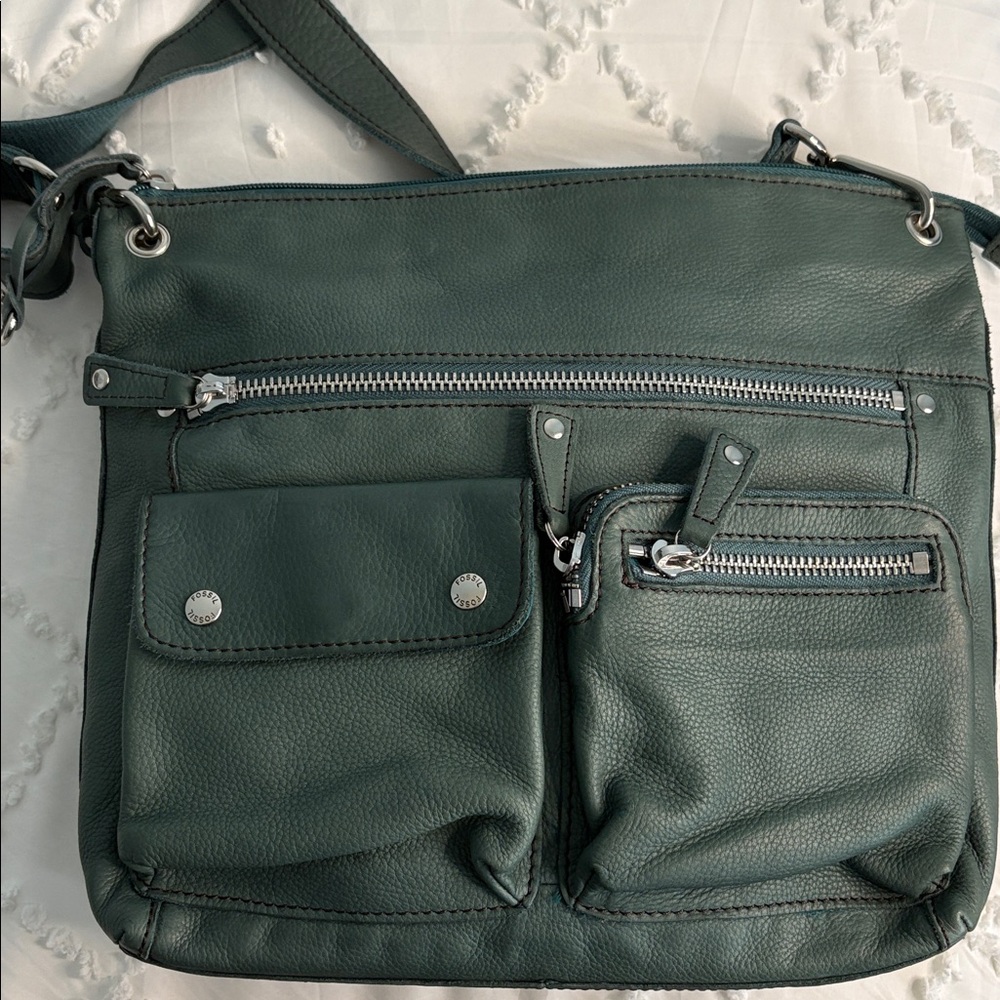 Fossil Teal /Green Leather Crossbody/Shoulder Bag. EUC